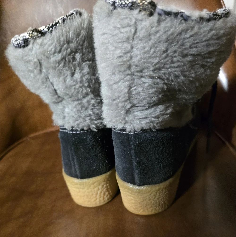 Snowland Vintage Cozy Gray and Black Women's Boots
